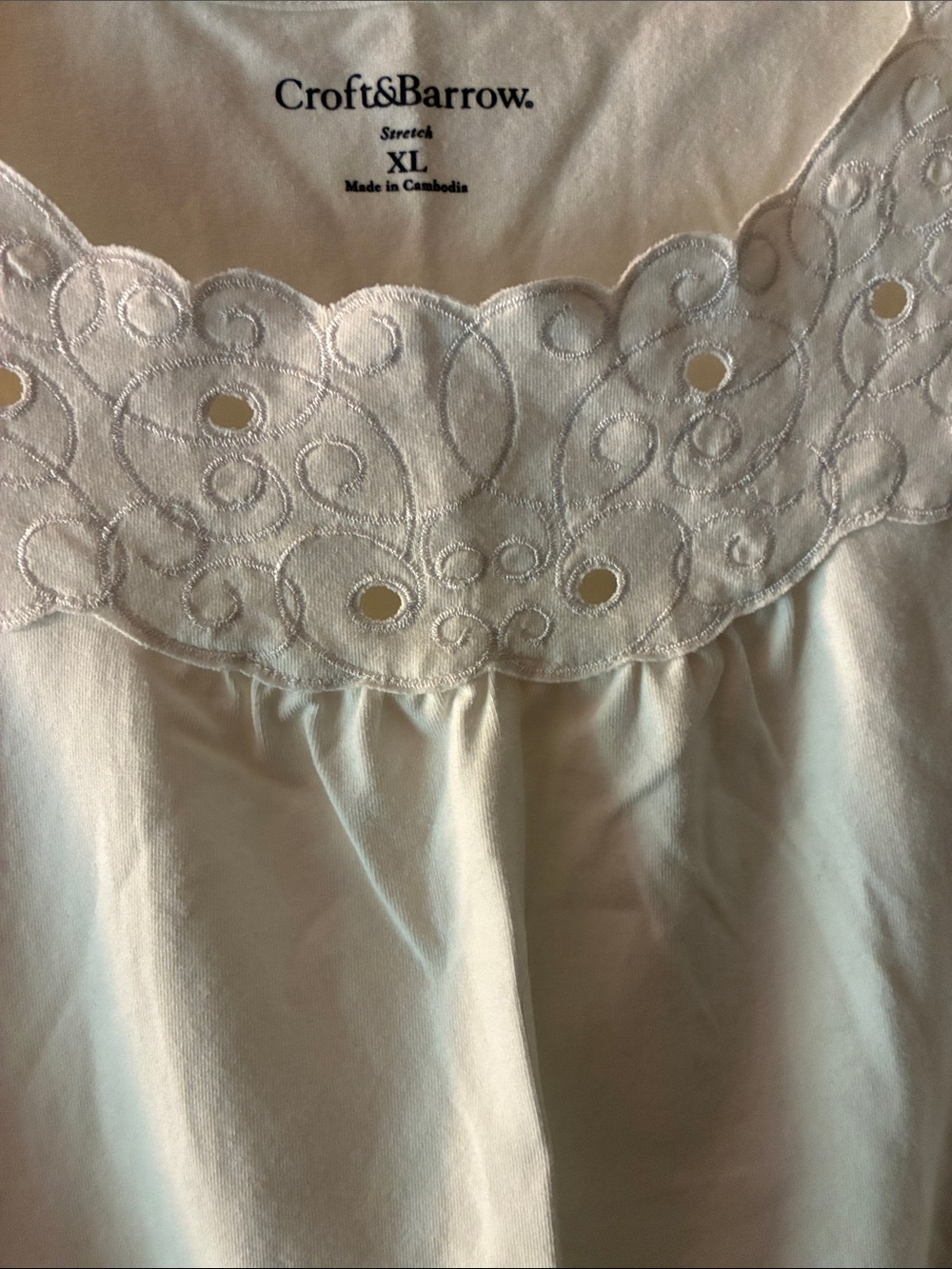 croft & barrow White Sleeveless Top with Embroidered Scallop Collar - Picture 4 of 5